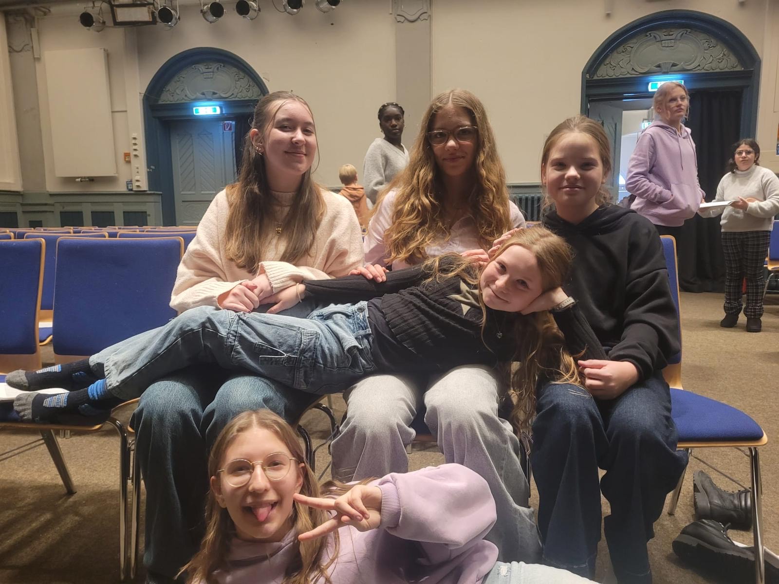 8db35bec-74a9-42c6-bc4a-80ddcdfc861c(1)