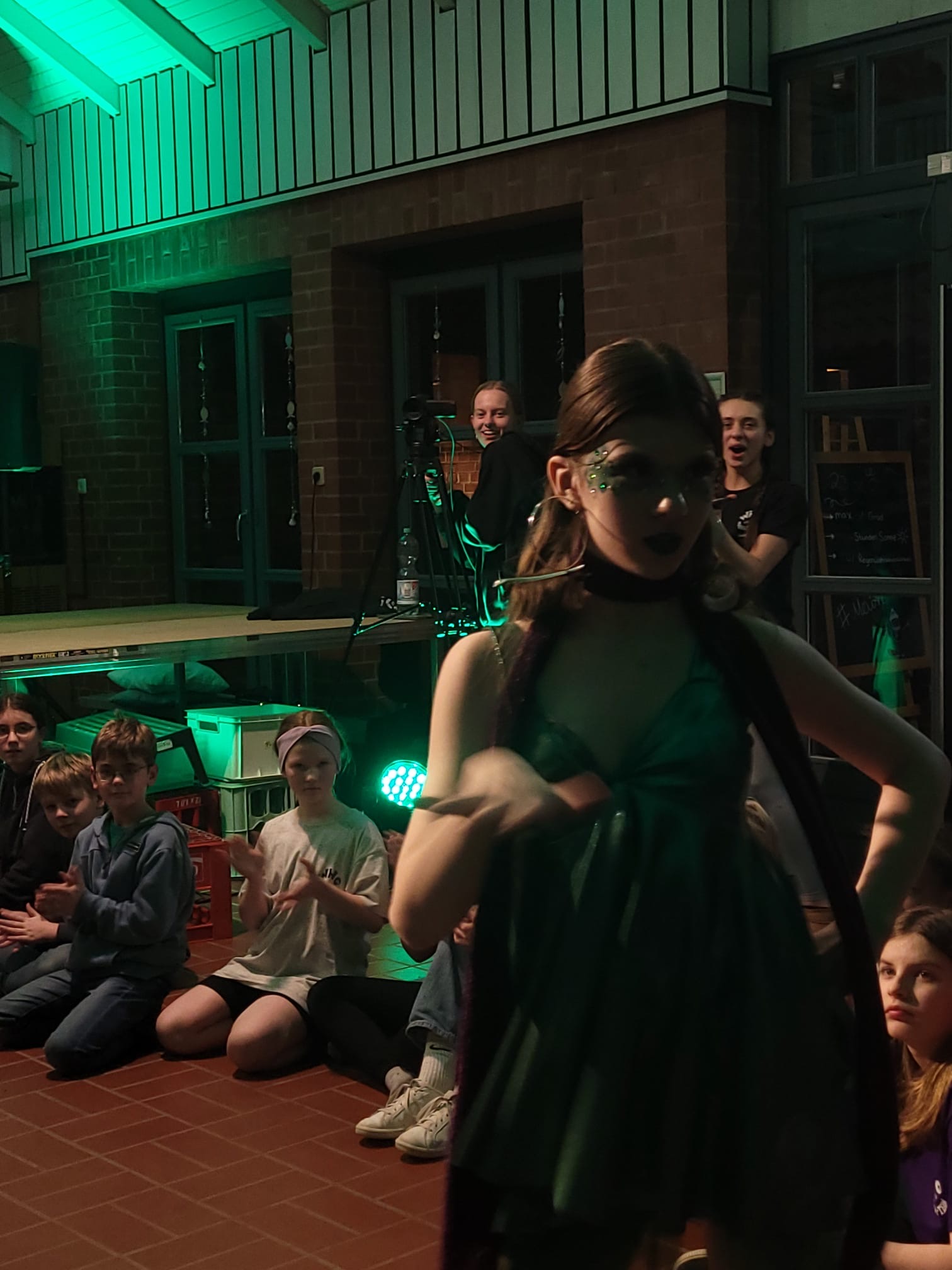 b98c7137-bca9-4f40-bfbe-e99bb64e33ee